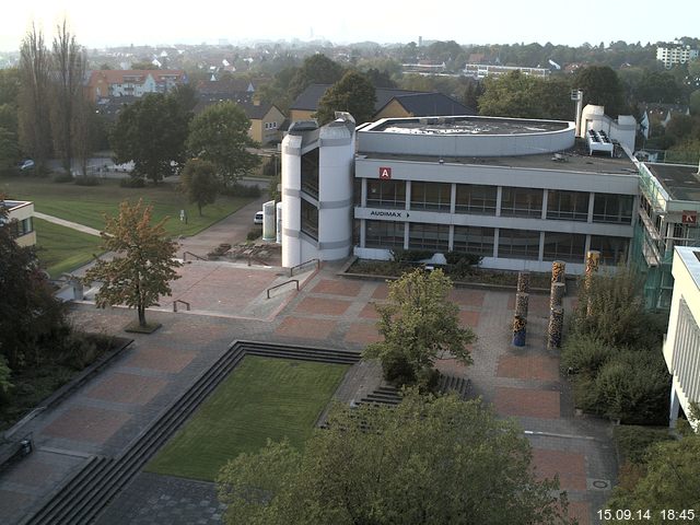Foto der Webcam: Verwaltungsgeb&auml;ude, Innenhof mit Audimax, H&ouml;rsaal-Geb&auml;ude 1