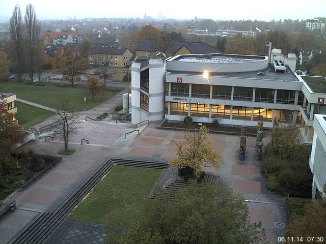 Foto der Webcam: Verwaltungsgeb&auml;ude, Innenhof mit Audimax, H&ouml;rsaal-Geb&auml;ude 1