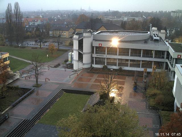 Foto der Webcam: Verwaltungsgeb&auml;ude, Innenhof mit Audimax, H&ouml;rsaal-Geb&auml;ude 1