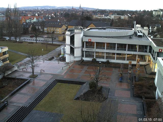 Foto der Webcam: Verwaltungsgeb&auml;ude, Innenhof mit Audimax, H&ouml;rsaal-Geb&auml;ude 1