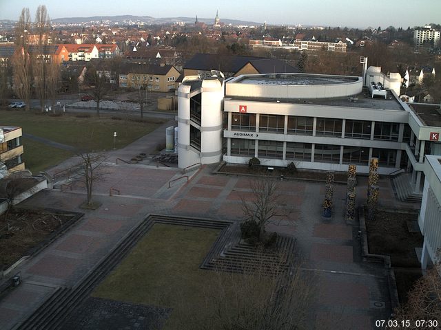 Foto der Webcam: Verwaltungsgeb&auml;ude, Innenhof mit Audimax, H&ouml;rsaal-Geb&auml;ude 1
