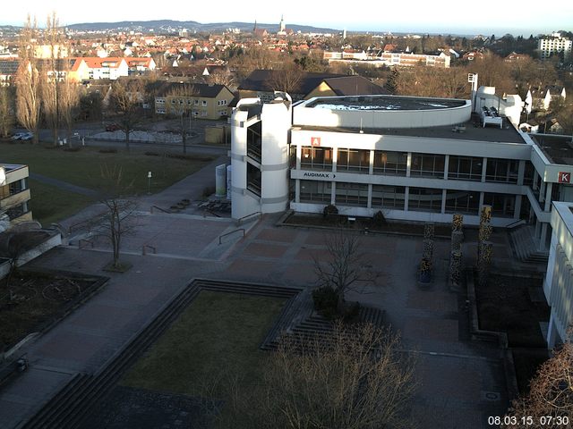 Foto der Webcam: Verwaltungsgeb&auml;ude, Innenhof mit Audimax, H&ouml;rsaal-Geb&auml;ude 1