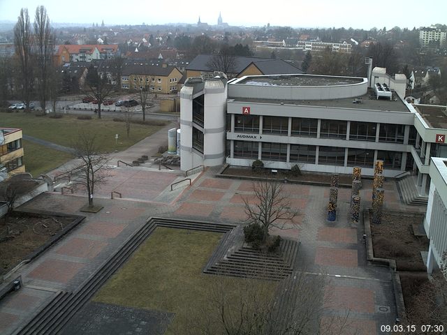 Foto der Webcam: Verwaltungsgeb&auml;ude, Innenhof mit Audimax, H&ouml;rsaal-Geb&auml;ude 1