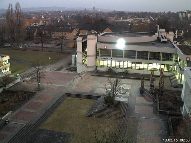 Foto der Webcam: Verwaltungsgeb&auml;ude, Innenhof mit Audimax, H&ouml;rsaal-Geb&auml;ude 1