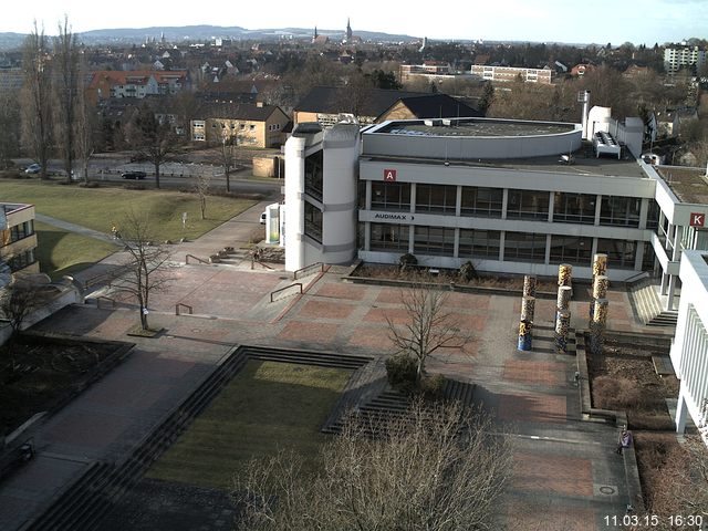 Foto der Webcam: Verwaltungsgeb&auml;ude, Innenhof mit Audimax, H&ouml;rsaal-Geb&auml;ude 1