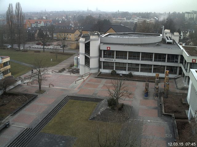 Foto der Webcam: Verwaltungsgeb&auml;ude, Innenhof mit Audimax, H&ouml;rsaal-Geb&auml;ude 1