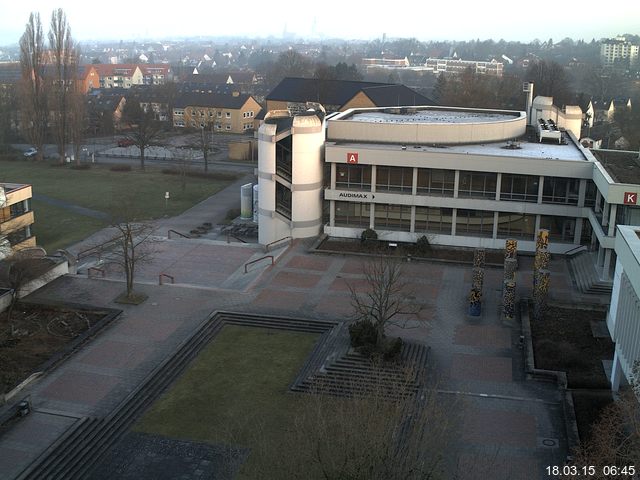 Foto der Webcam: Verwaltungsgeb&auml;ude, Innenhof mit Audimax, H&ouml;rsaal-Geb&auml;ude 1