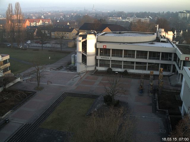 Foto der Webcam: Verwaltungsgeb&auml;ude, Innenhof mit Audimax, H&ouml;rsaal-Geb&auml;ude 1