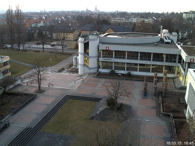 Foto der Webcam: Verwaltungsgeb&auml;ude, Innenhof mit Audimax, H&ouml;rsaal-Geb&auml;ude 1