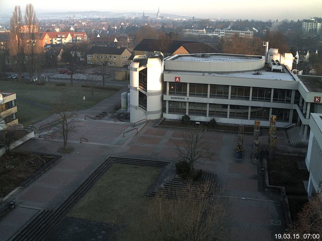 Foto der Webcam: Verwaltungsgeb&auml;ude, Innenhof mit Audimax, H&ouml;rsaal-Geb&auml;ude 1