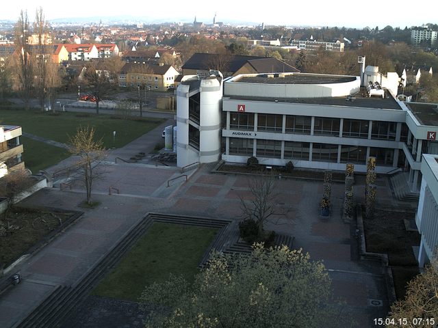 Foto der Webcam: Verwaltungsgeb&auml;ude, Innenhof mit Audimax, H&ouml;rsaal-Geb&auml;ude 1