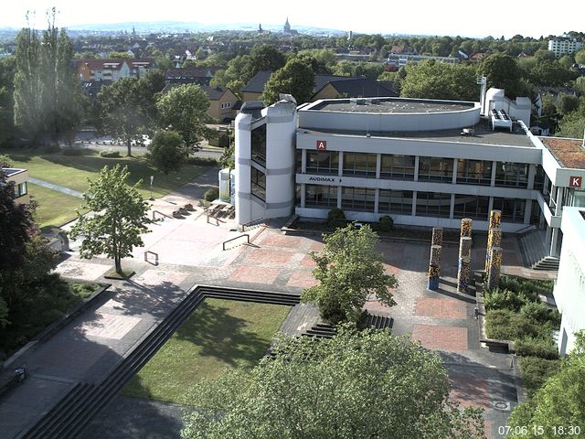 Foto der Webcam: Verwaltungsgeb&auml;ude, Innenhof mit Audimax, H&ouml;rsaal-Geb&auml;ude 1