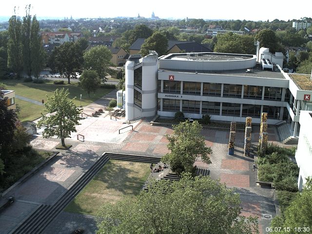Foto der Webcam: Verwaltungsgeb&auml;ude, Innenhof mit Audimax, H&ouml;rsaal-Geb&auml;ude 1