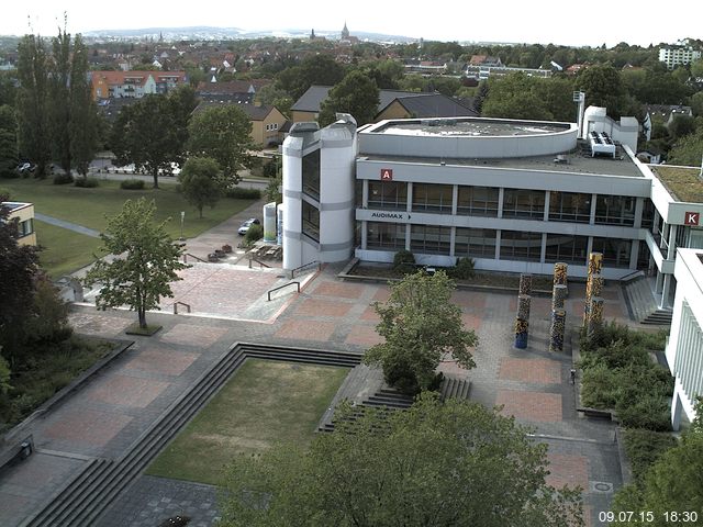 Foto der Webcam: Verwaltungsgeb&auml;ude, Innenhof mit Audimax, H&ouml;rsaal-Geb&auml;ude 1