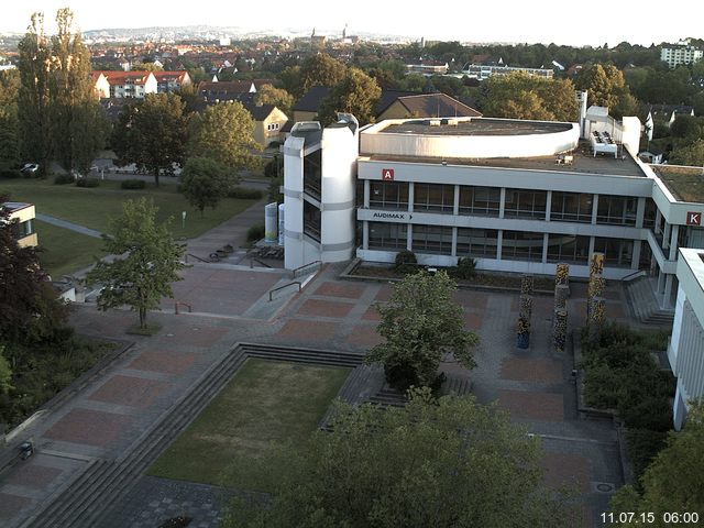 Foto der Webcam: Verwaltungsgeb&auml;ude, Innenhof mit Audimax, H&ouml;rsaal-Geb&auml;ude 1