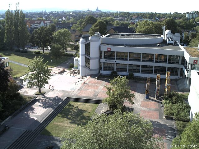 Foto der Webcam: Verwaltungsgeb&auml;ude, Innenhof mit Audimax, H&ouml;rsaal-Geb&auml;ude 1