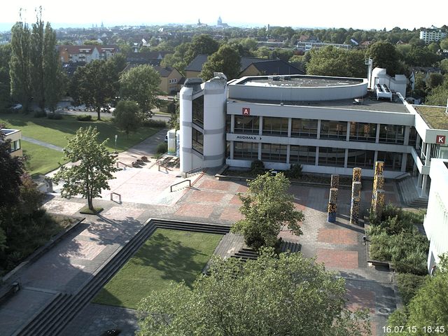 Foto der Webcam: Verwaltungsgeb&auml;ude, Innenhof mit Audimax, H&ouml;rsaal-Geb&auml;ude 1