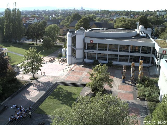 Foto der Webcam: Verwaltungsgeb&auml;ude, Innenhof mit Audimax, H&ouml;rsaal-Geb&auml;ude 1