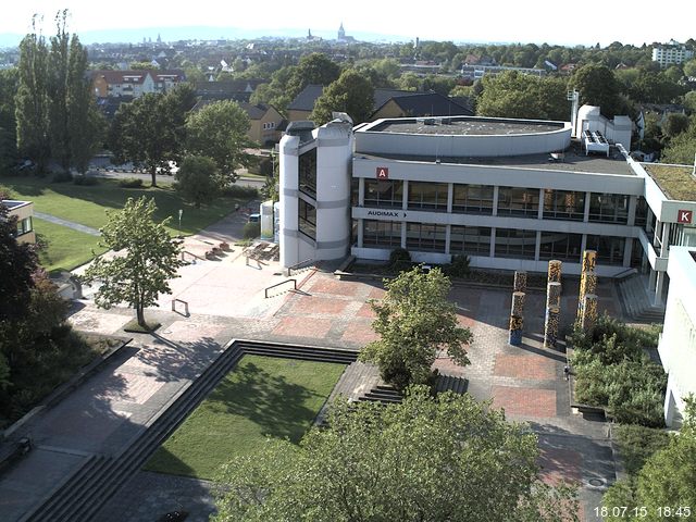Foto der Webcam: Verwaltungsgeb&auml;ude, Innenhof mit Audimax, H&ouml;rsaal-Geb&auml;ude 1