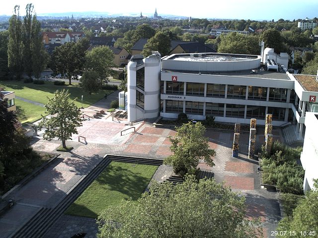 Foto der Webcam: Verwaltungsgeb&auml;ude, Innenhof mit Audimax, H&ouml;rsaal-Geb&auml;ude 1