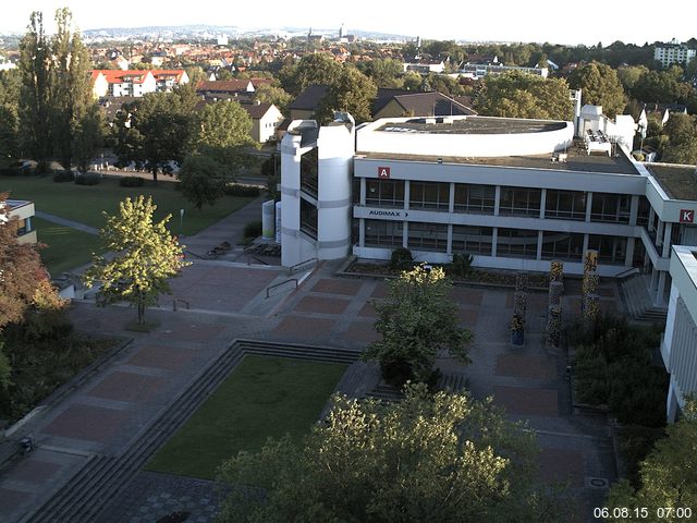Foto der Webcam: Verwaltungsgeb&auml;ude, Innenhof mit Audimax, H&ouml;rsaal-Geb&auml;ude 1