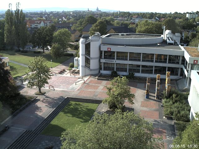 Foto der Webcam: Verwaltungsgeb&auml;ude, Innenhof mit Audimax, H&ouml;rsaal-Geb&auml;ude 1