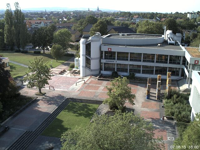 Foto der Webcam: Verwaltungsgeb&auml;ude, Innenhof mit Audimax, H&ouml;rsaal-Geb&auml;ude 1