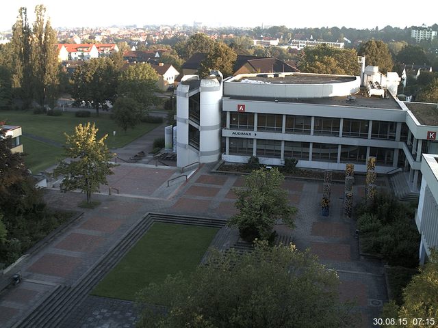 Foto der Webcam: Verwaltungsgeb&auml;ude, Innenhof mit Audimax, H&ouml;rsaal-Geb&auml;ude 1