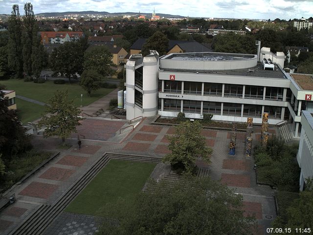 Foto der Webcam: Verwaltungsgeb&auml;ude, Innenhof mit Audimax, H&ouml;rsaal-Geb&auml;ude 1