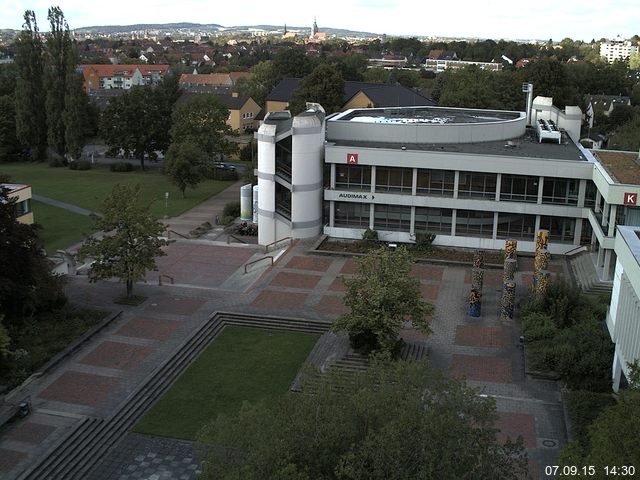 Foto der Webcam: Verwaltungsgeb&auml;ude, Innenhof mit Audimax, H&ouml;rsaal-Geb&auml;ude 1