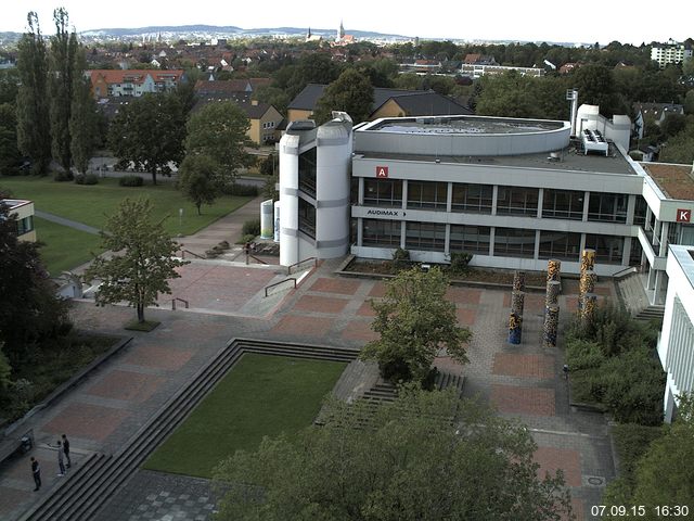 Foto der Webcam: Verwaltungsgeb&auml;ude, Innenhof mit Audimax, H&ouml;rsaal-Geb&auml;ude 1