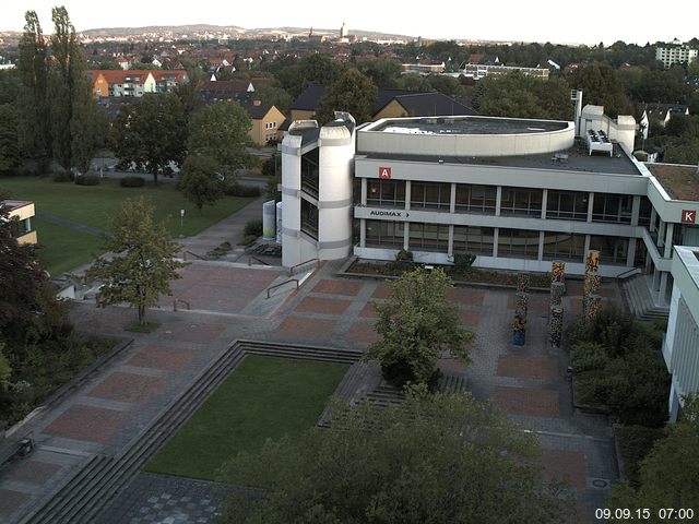 Foto der Webcam: Verwaltungsgeb&auml;ude, Innenhof mit Audimax, H&ouml;rsaal-Geb&auml;ude 1