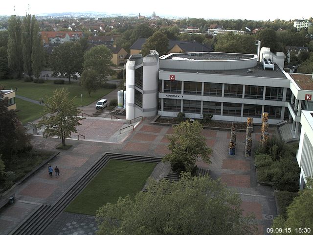 Foto der Webcam: Verwaltungsgeb&auml;ude, Innenhof mit Audimax, H&ouml;rsaal-Geb&auml;ude 1