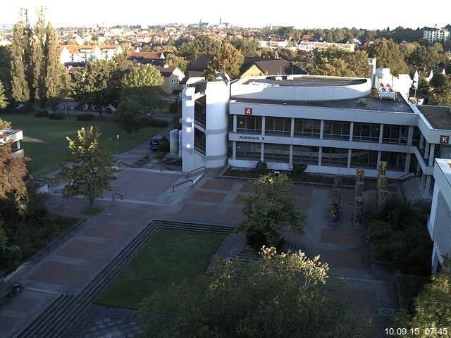 Foto der Webcam: Verwaltungsgeb&auml;ude, Innenhof mit Audimax, H&ouml;rsaal-Geb&auml;ude 1