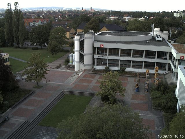Foto der Webcam: Verwaltungsgeb&auml;ude, Innenhof mit Audimax, H&ouml;rsaal-Geb&auml;ude 1