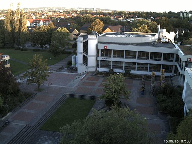 Foto der Webcam: Verwaltungsgeb&auml;ude, Innenhof mit Audimax, H&ouml;rsaal-Geb&auml;ude 1