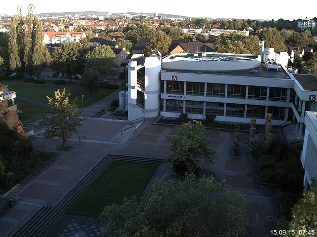 Foto der Webcam: Verwaltungsgeb&auml;ude, Innenhof mit Audimax, H&ouml;rsaal-Geb&auml;ude 1