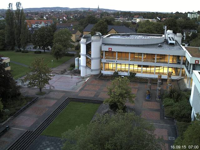 Foto der Webcam: Verwaltungsgeb&auml;ude, Innenhof mit Audimax, H&ouml;rsaal-Geb&auml;ude 1