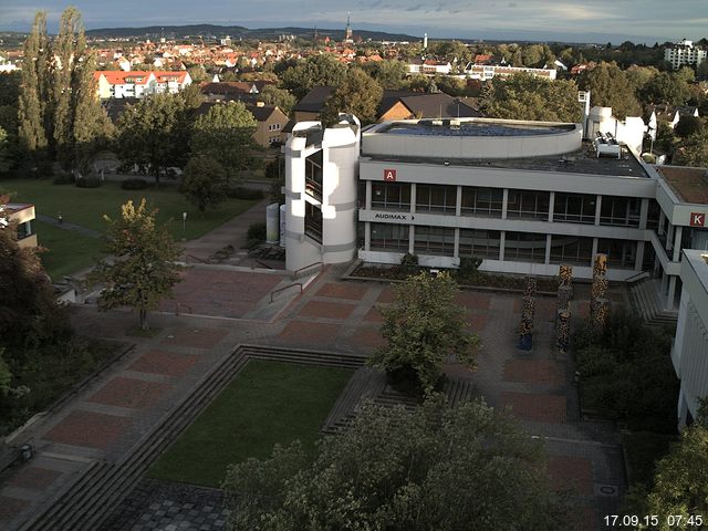 Foto der Webcam: Verwaltungsgeb&auml;ude, Innenhof mit Audimax, H&ouml;rsaal-Geb&auml;ude 1
