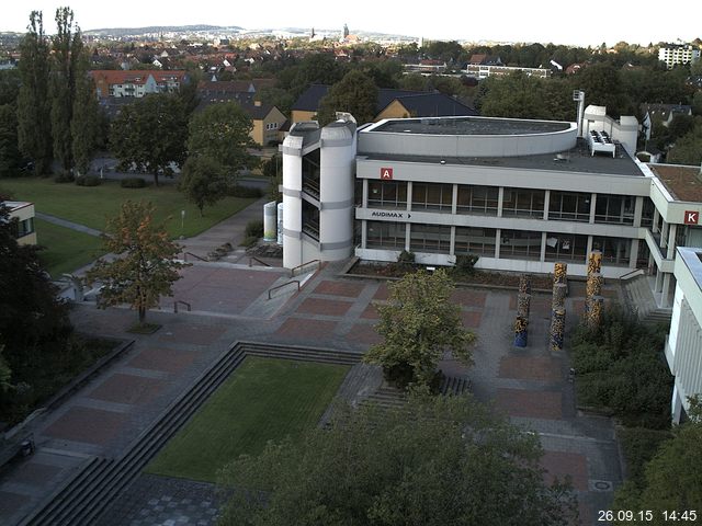 Foto der Webcam: Verwaltungsgeb&auml;ude, Innenhof mit Audimax, H&ouml;rsaal-Geb&auml;ude 1