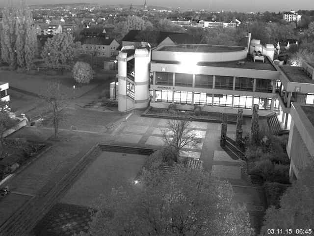 Foto der Webcam: Verwaltungsgeb&auml;ude, Innenhof mit Audimax, H&ouml;rsaal-Geb&auml;ude 1