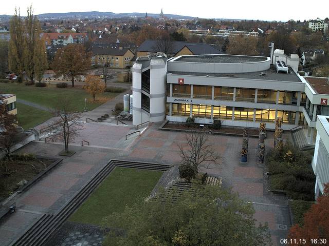 Foto der Webcam: Verwaltungsgeb&auml;ude, Innenhof mit Audimax, H&ouml;rsaal-Geb&auml;ude 1