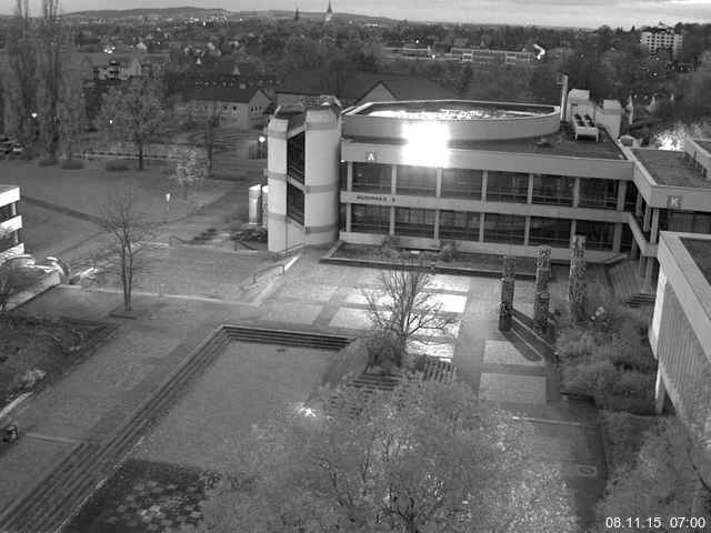 Foto der Webcam: Verwaltungsgeb&auml;ude, Innenhof mit Audimax, H&ouml;rsaal-Geb&auml;ude 1
