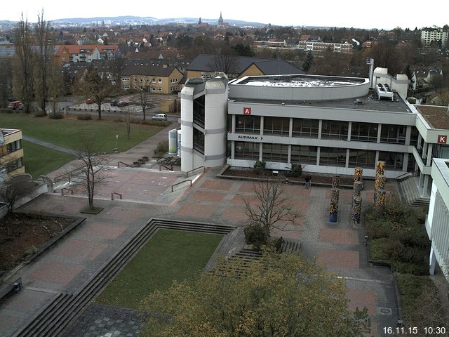 Foto der Webcam: Verwaltungsgeb&auml;ude, Innenhof mit Audimax, H&ouml;rsaal-Geb&auml;ude 1