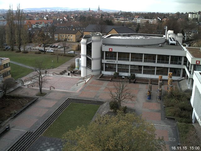Foto der Webcam: Verwaltungsgeb&auml;ude, Innenhof mit Audimax, H&ouml;rsaal-Geb&auml;ude 1