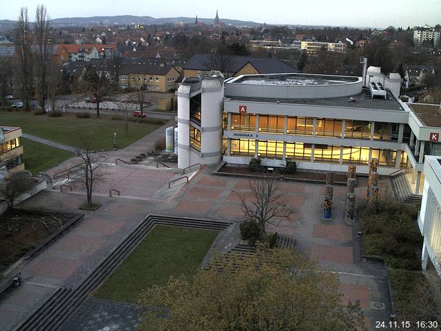 Foto der Webcam: Verwaltungsgeb&auml;ude, Innenhof mit Audimax, H&ouml;rsaal-Geb&auml;ude 1