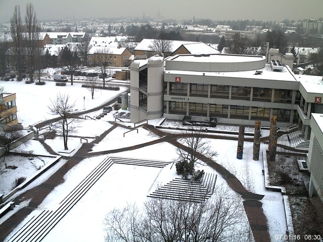 Foto der Webcam: Verwaltungsgeb&auml;ude, Innenhof mit Audimax, H&ouml;rsaal-Geb&auml;ude 1
