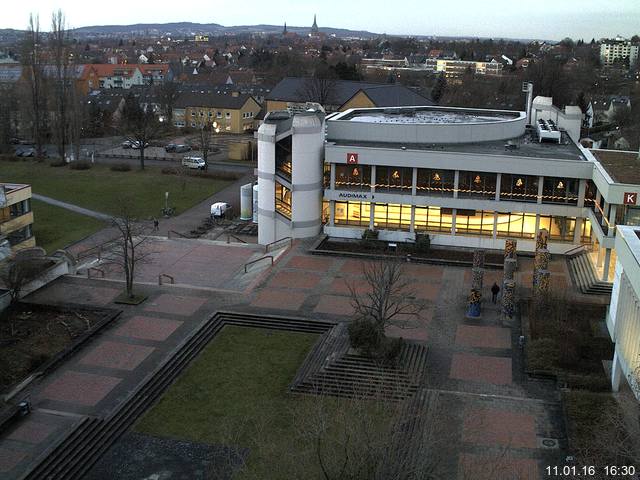 Foto der Webcam: Verwaltungsgeb&auml;ude, Innenhof mit Audimax, H&ouml;rsaal-Geb&auml;ude 1