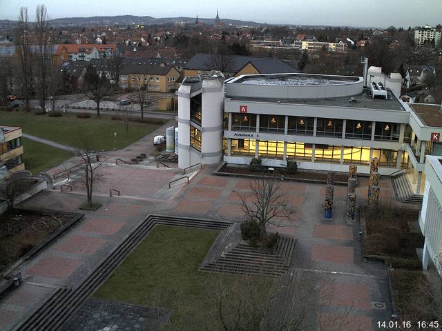 Foto der Webcam: Verwaltungsgeb&auml;ude, Innenhof mit Audimax, H&ouml;rsaal-Geb&auml;ude 1