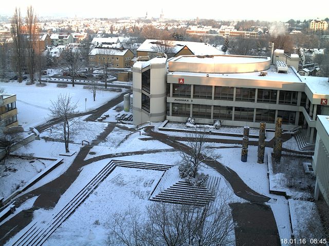 Foto der Webcam: Verwaltungsgeb&auml;ude, Innenhof mit Audimax, H&ouml;rsaal-Geb&auml;ude 1